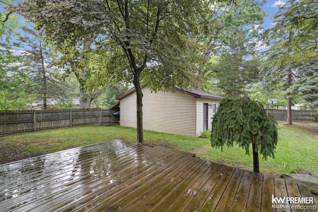 4810 Hobson Avenue, Waterford, MI 48328 — Photo 24
