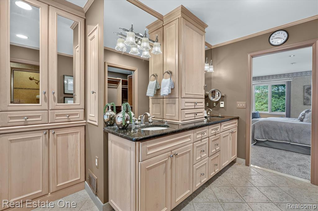 5161 Ledgewood Drive, Commerce Twp, MI 48382 — Photo 28