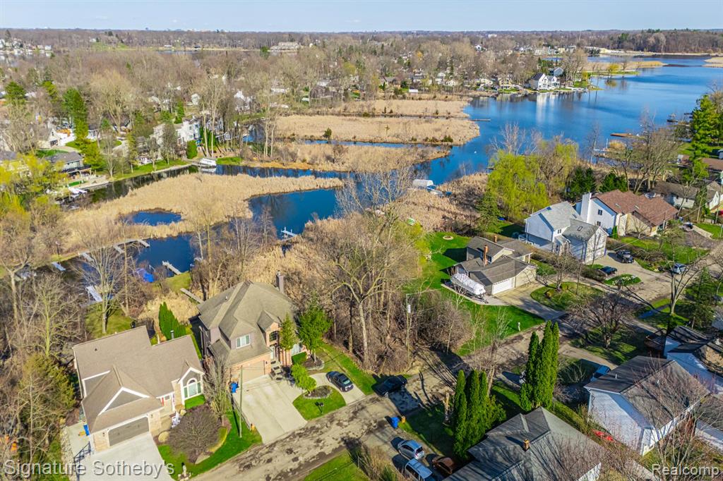 1105 Oregon Boulevard, Waterford, MI 48327 — Photo 23