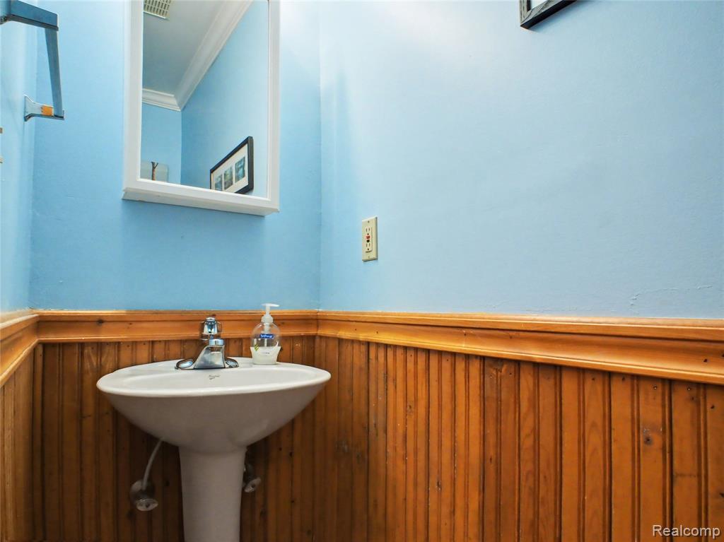 5430 W Frances Road, Clio, MI 48420 — Photo 12