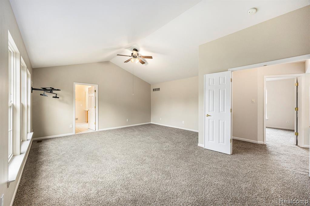 49620 Dunhill Drive, Macomb, MI 48044 — Photo 18