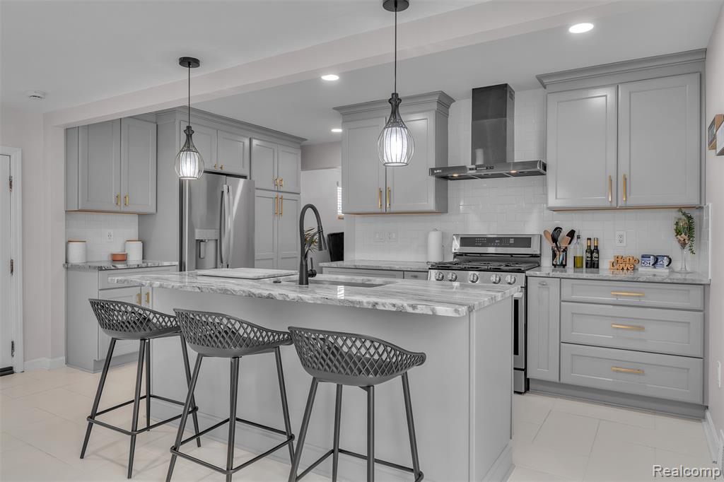 765 Vernier Road, Grosse Pointe Woods, MI 48236 — Photo 13