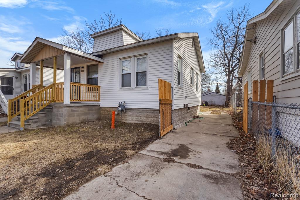 6050 Evergreen Avenue, Dearborn, MI 48228 — Photo 2