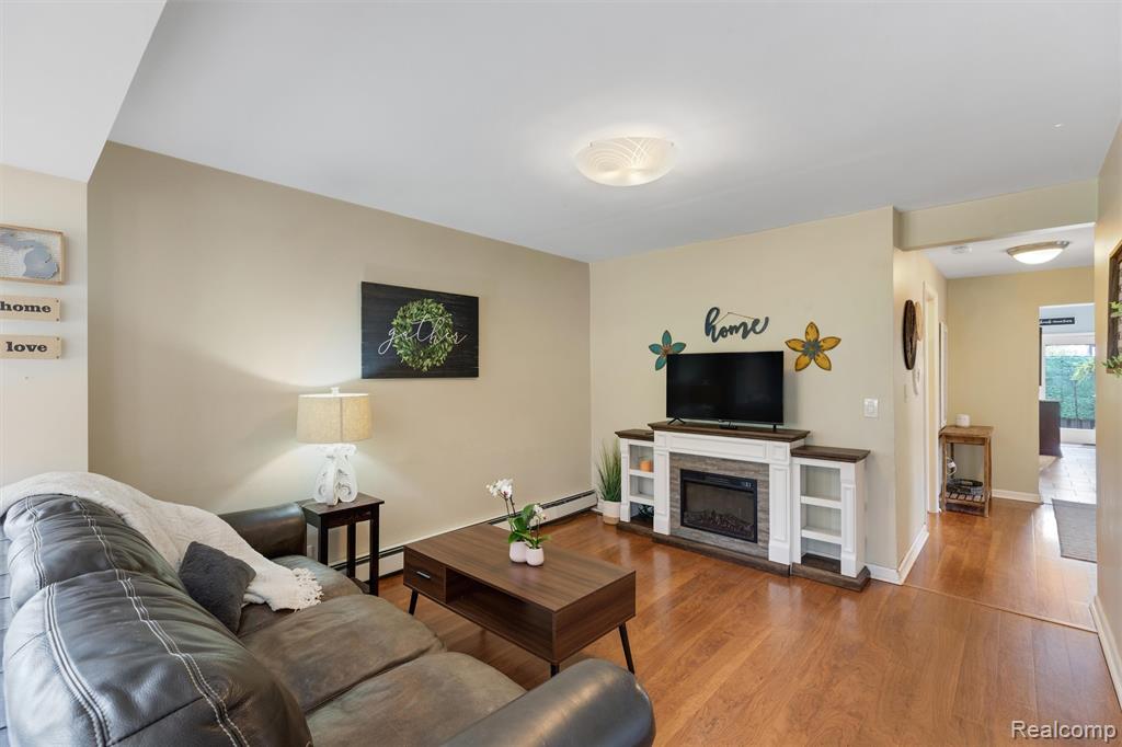 415 Leon Road, Walled Lake, MI 48390 — Photo 8