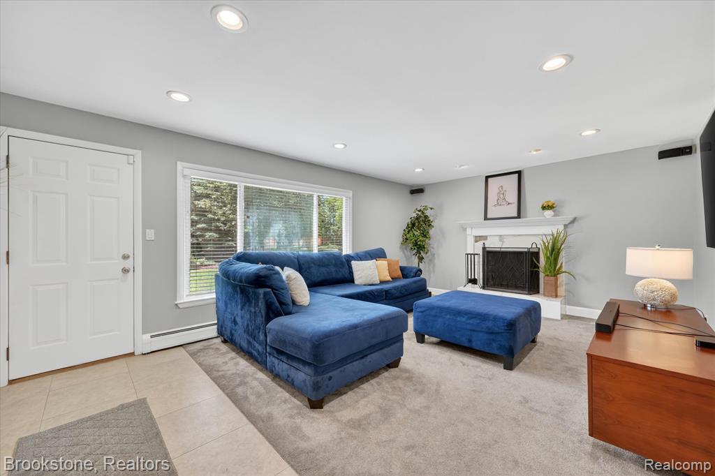 30261 Ardmore Drive, Farmington, MI 48334 — Photo 11