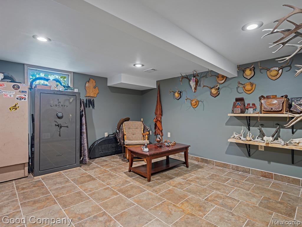 210 SCHRUM Drive, Whitmore Lake, MI 48189 — Photo 21