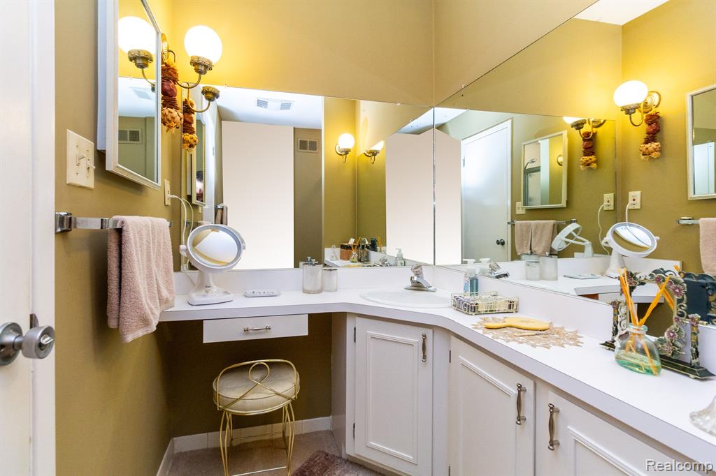 8337 Colony Drive, 1, Grosse Ile, MI 48138 — Photo 25