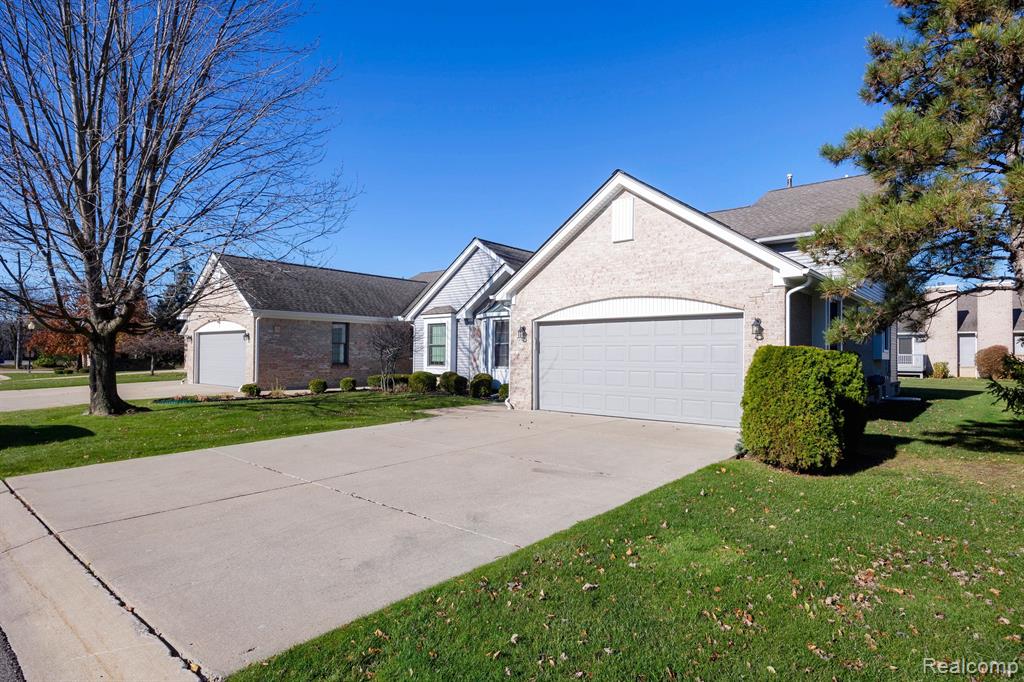 7282 GREEN MEADOW Lane, Canton, MI 48187 — Photo 15
