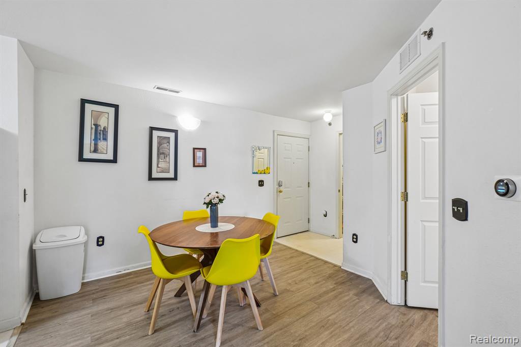 15240 Silver Parkway, APT 306, Fenton, MI 48430 — Photo 5