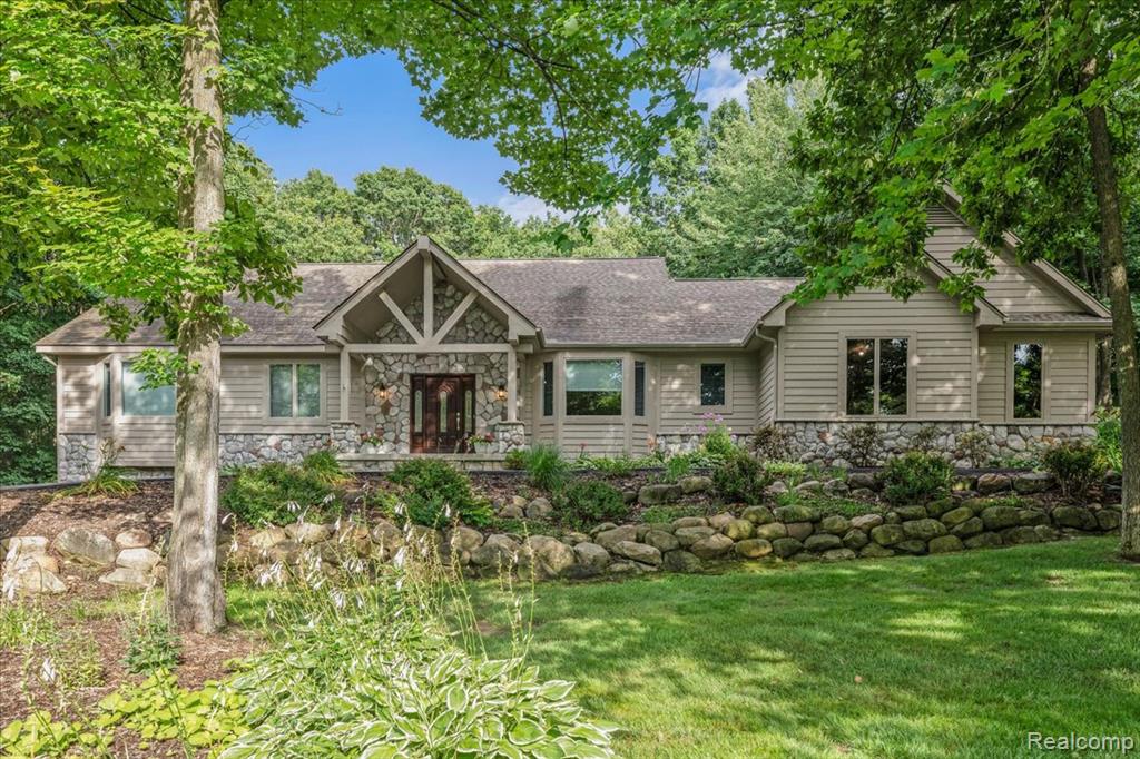 15301 Oak Hollow Drive, Holly, MI 48442 — Photo 2