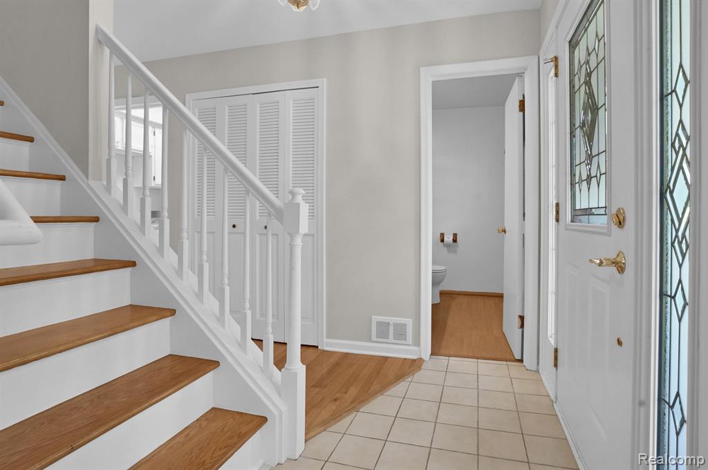 430 CHESTER Court, South Lyon, MI 48178 — Photo 14