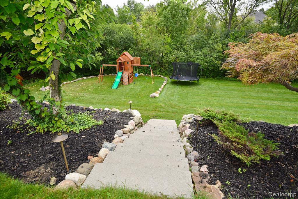3029 S Westview Court, Bloomfield, MI 48304 — Photo 42