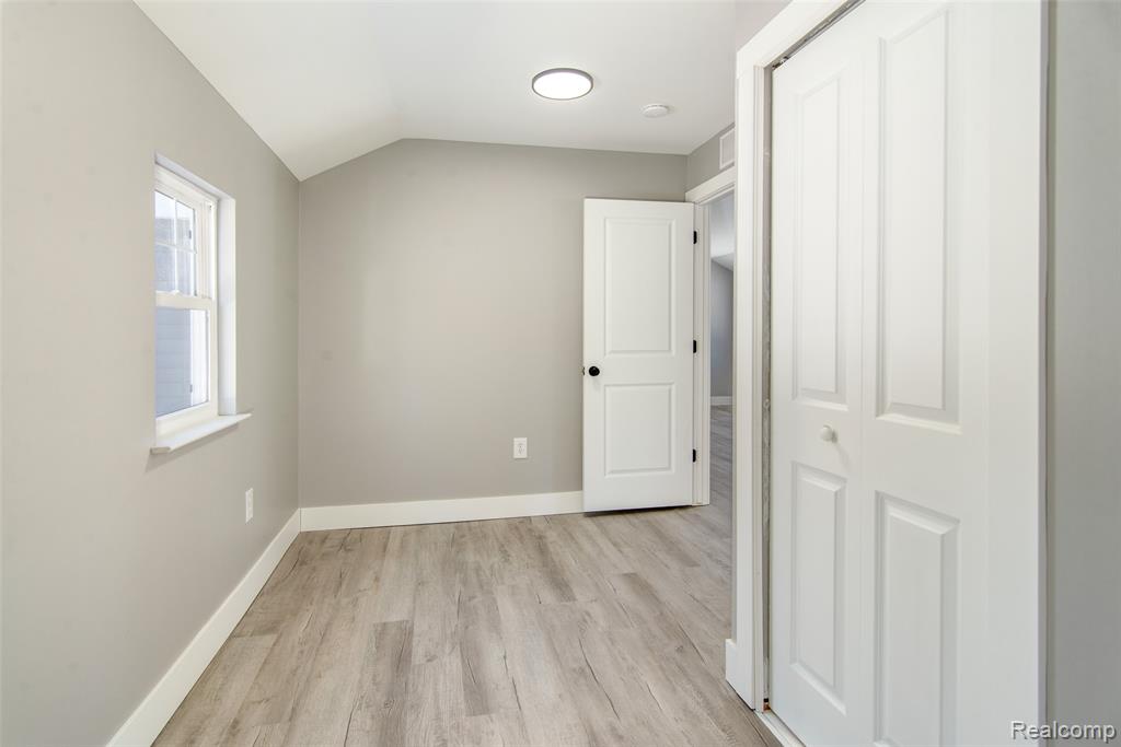 5992 Pickbourne Street, Commerce Twp, MI 48382 — Photo 9