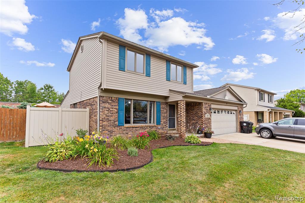 21849 E Chipmunk Trail, Woodhaven, MI 48183 — Photo 4