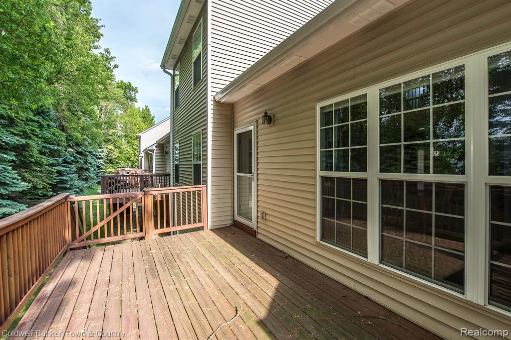 6711 CORTLAND Avenue, Brighton, MI 48114 — Photo 7