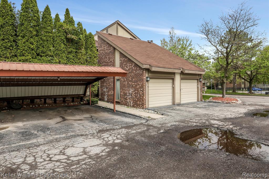 7355 Brynmawr Drive, West Bloomfield, MI — Photo 2