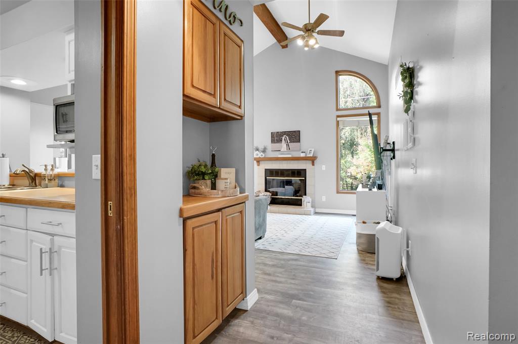 8532 Pettysville Road, Pinckney, MI 48169 — Photo 4