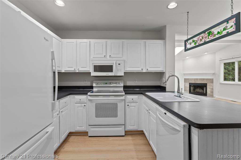 18344 Greenmeadow Drive, Clinton Twp, MI 48038 — Photo 11
