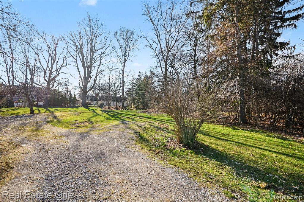 5840 Inkster Road, West Bloomfield, MI 48323 — Photo 43