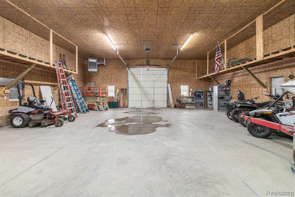 7196 MANOR Lane, Fowlerville, MI 48836 — Photo 45