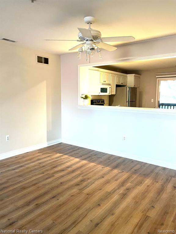 28071 CARLTON WAY Drive, Novi, MI 48377 — Photo 17