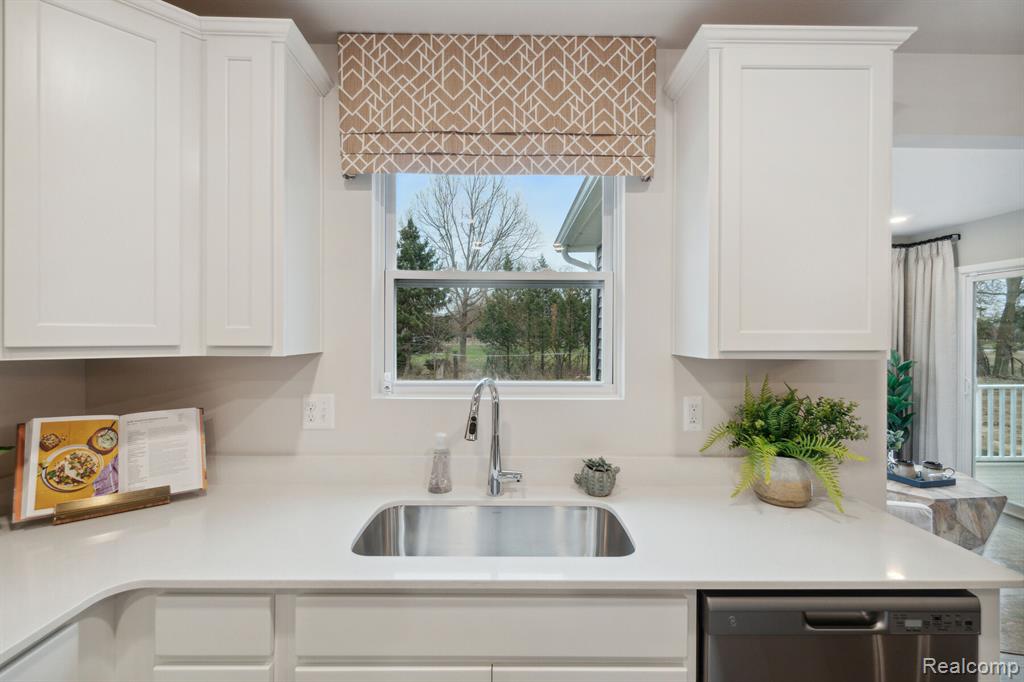 4124 Sedgeview Circle, Howell, MI 48843 — Photo 7
