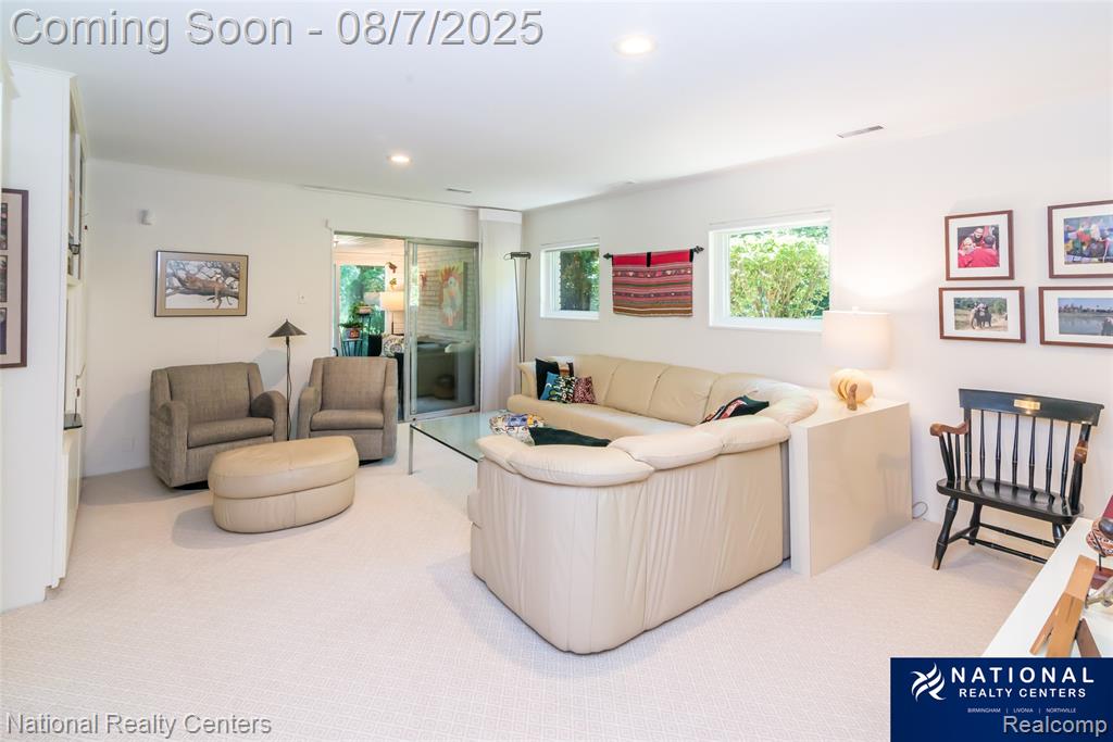 4933 Malibu Drive, Bloomfield Hills, MI 48302 — Photo 56