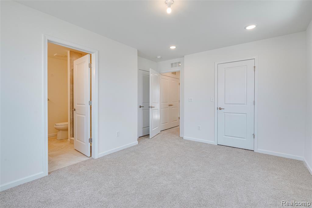 4876 Parkside Lane, Troy, MI 48085 — Photo 13
