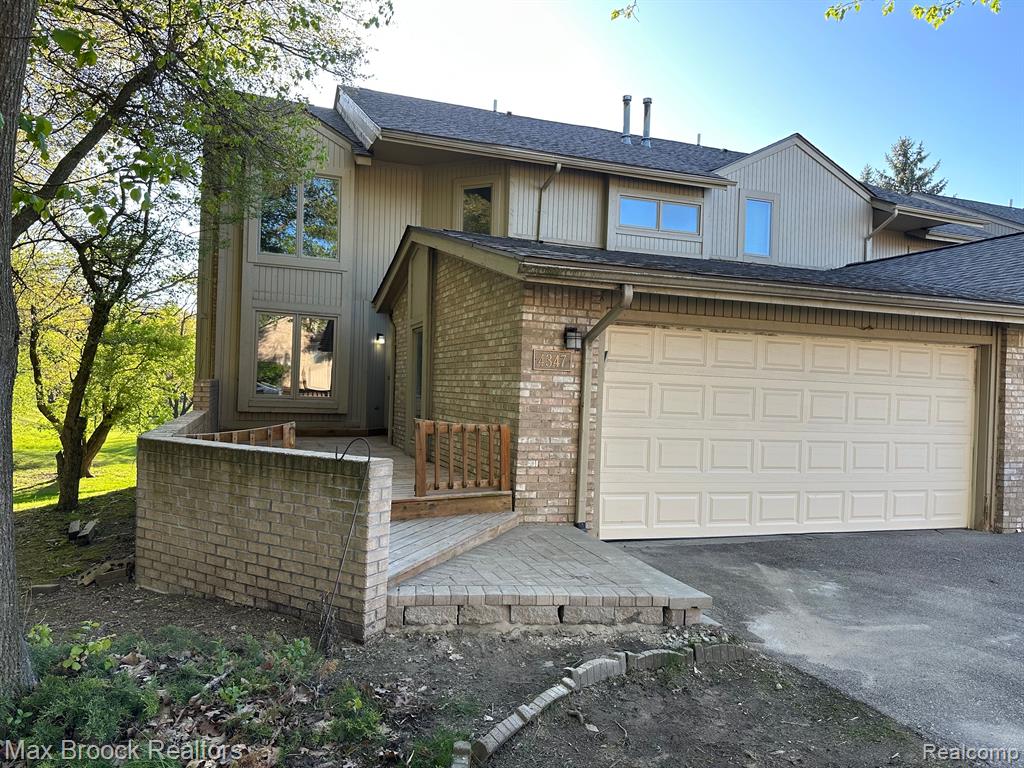4347 FOXPOINTE Drive, West Bloomfield, MI 48323 — front exterior