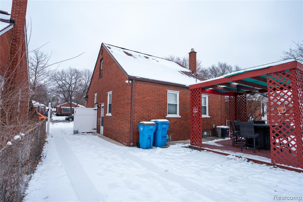 8467 Riverview Street, Dearborn Heights, MI 48127 — Photo 30