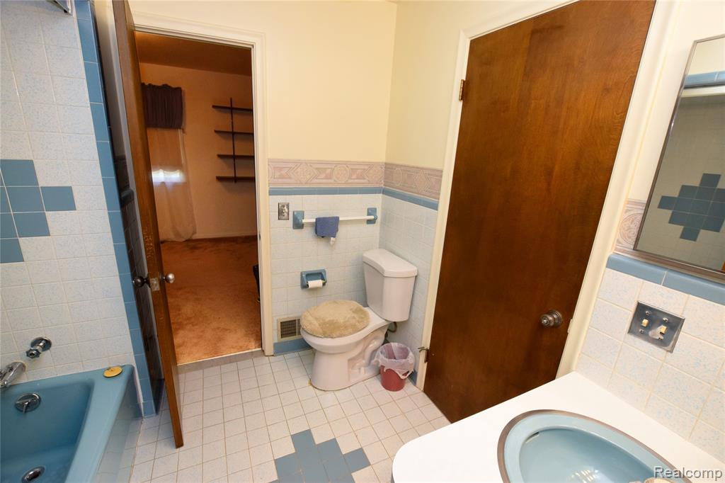 1349 Ox Yoke Drive, Flint, MI 48532 — Photo 12
