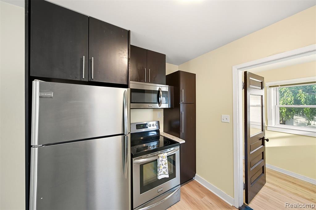 7335 Gronow, Center Line, MI 48015 — Photo 13