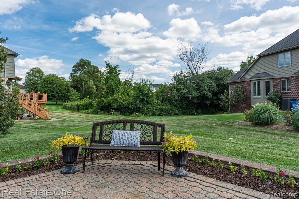 4595 Dunbar Court, Rochester, MI 48306 — Photo 4