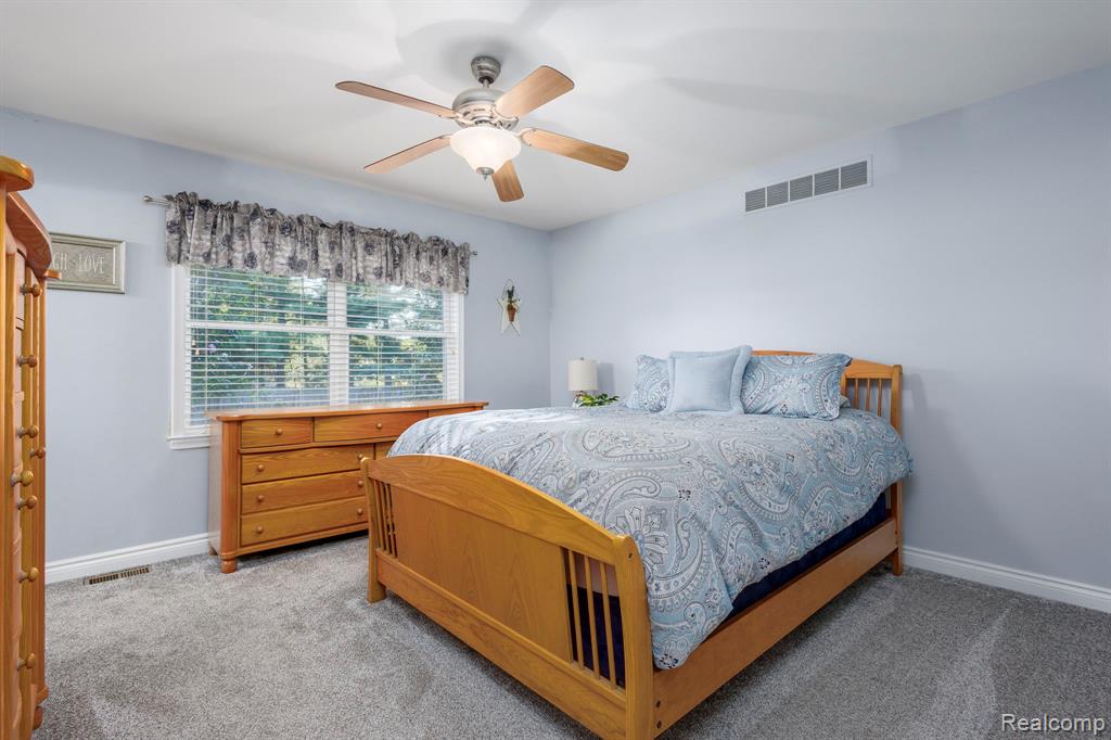 48200 Burton Drive, Shelby Twp, MI 48317 — Photo 15