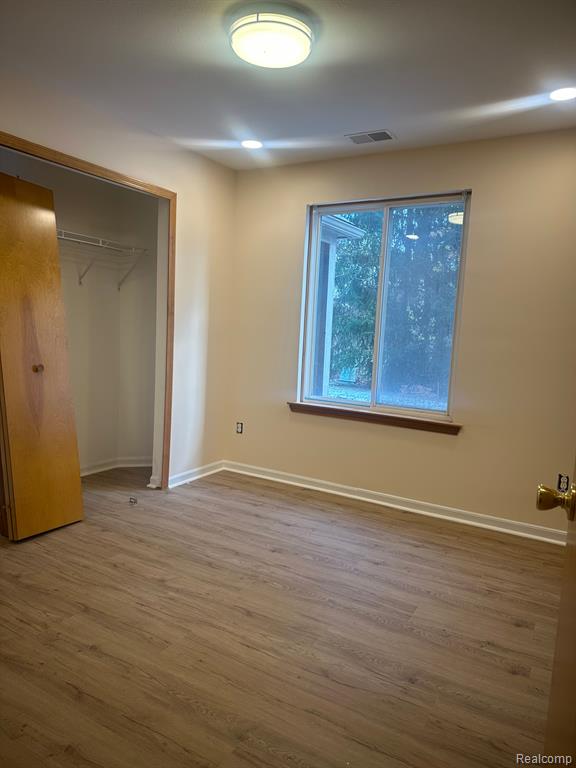 306 MARIGOLD Circle, Westland, MI — Photo 6