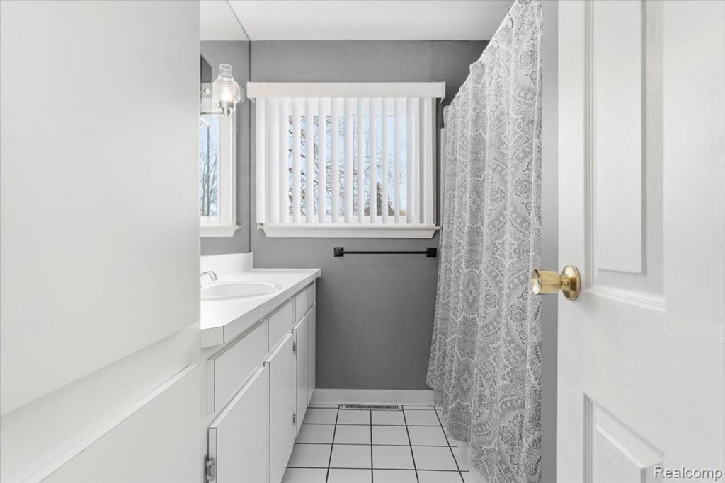 28706 Southpointe Road, Grosse Ile, MI 48138 — Photo 16