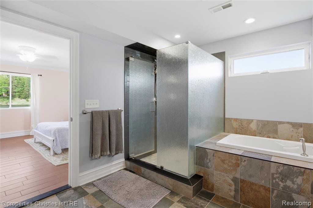6672 Seth Court, Clarkston, MI 48348 — Photo 38