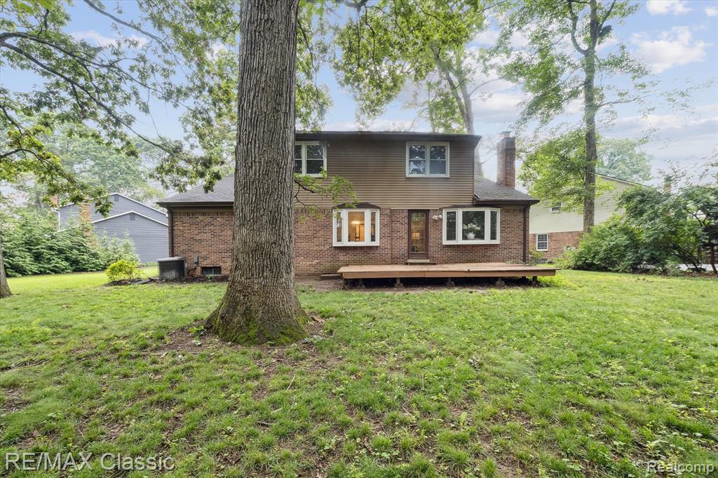 1561 Waters Edge Court, Wixom, MI 48393 — Photo 43