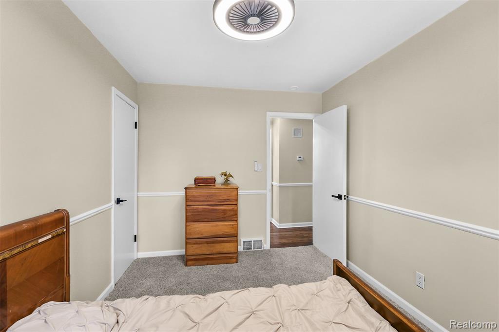9352 Nathaline Street, Redford, MI 48239 — Photo 20