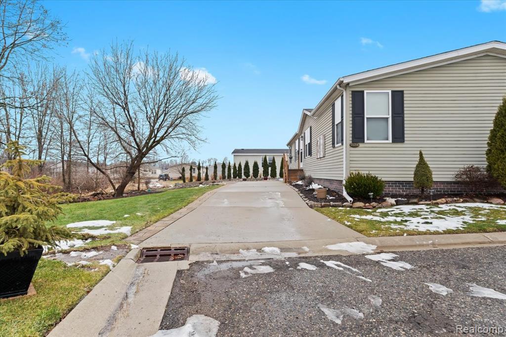 11214 Woodchester Court, South Lyon, MI 48178 — Photo 2