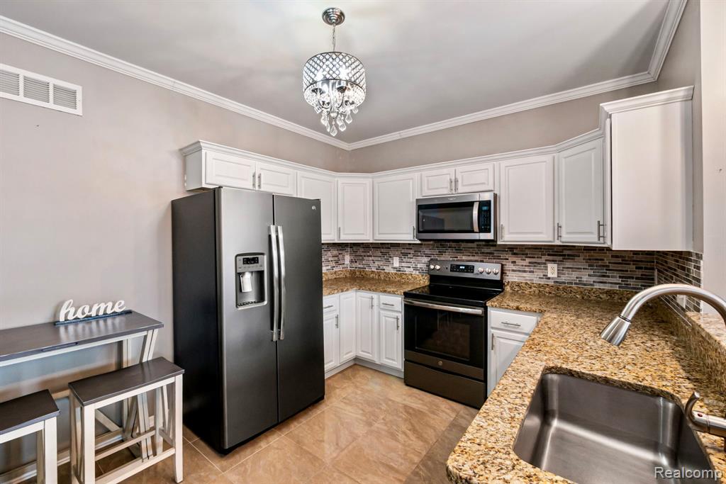 43046 Strand Drive, Sterling Heights, MI 48313 — Photo 13