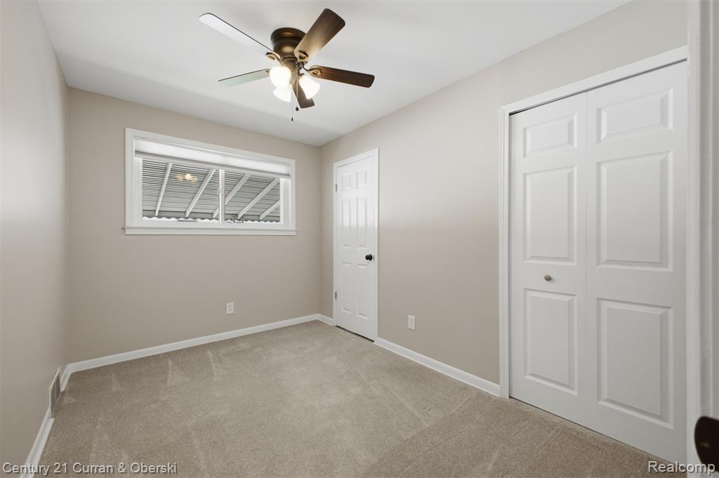 5375 Mayfair Street, Dearborn Heights, MI 48125 — Photo 14