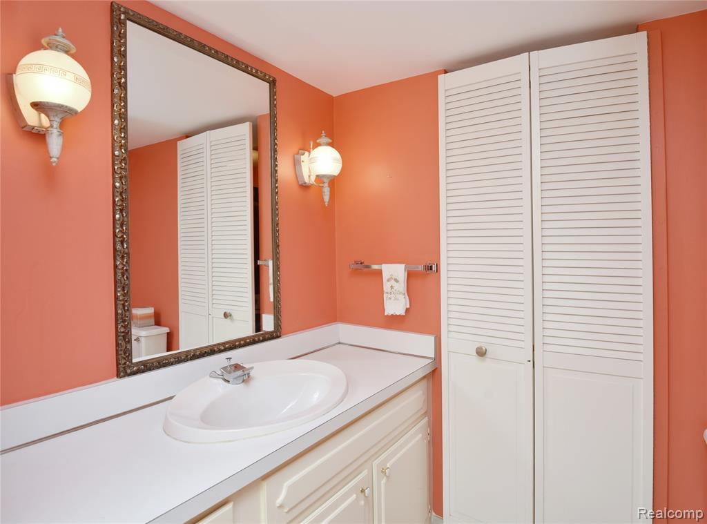 40740 Woodward Avenue, 38, Bloomfield Hills, MI 48304 — Photo 27
