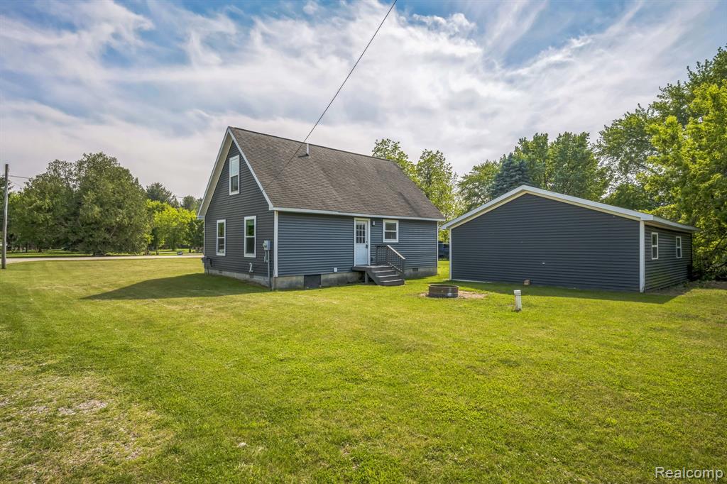 6195 Falkenbury Road, North Branch, MI 48461 — Photo 4