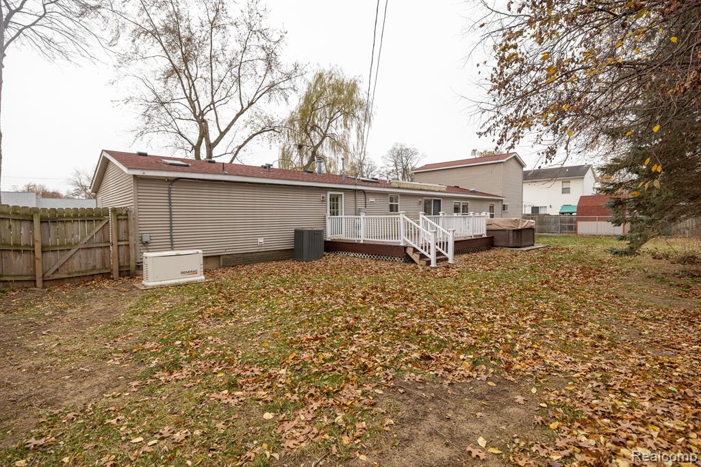 9198 Ashdown Avenue, White Lake, MI — Photo 33