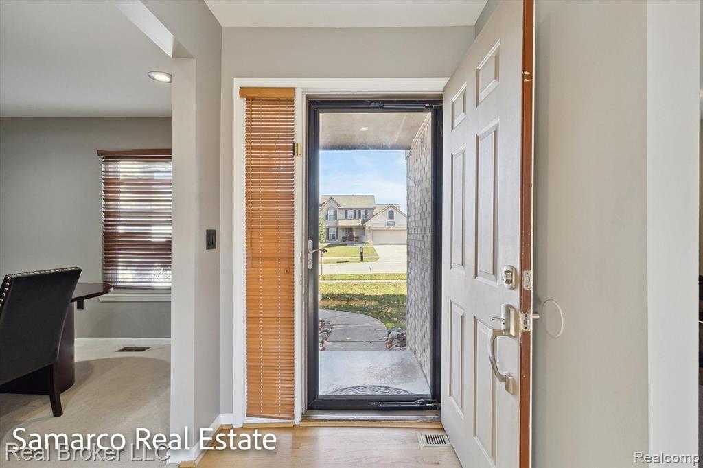 7998 RAYNA, Belleville, MI 48111 — Photo 5
