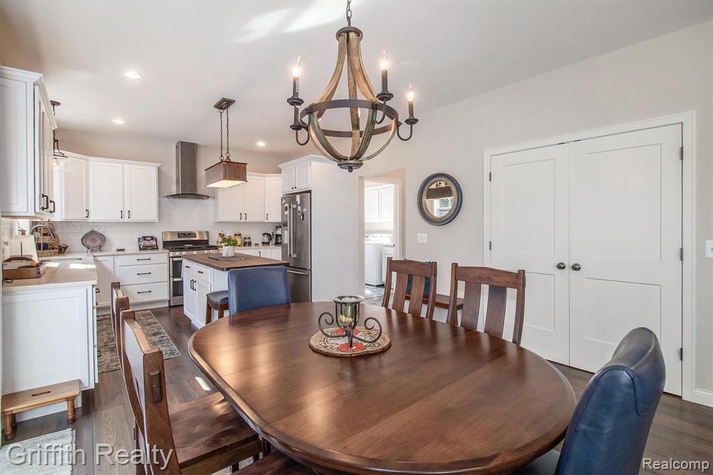 8285 MEADOW CREEK Lane, Pinckney, MI 48169 — Photo 12
