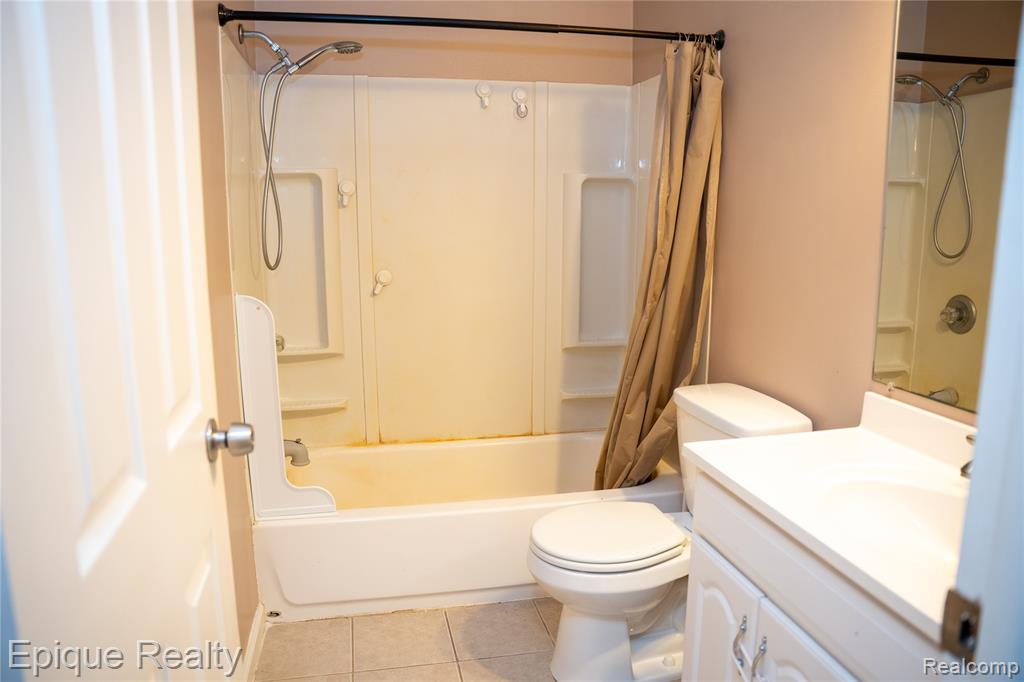 4505 Old Carriage Road, Flint, MI 48507 — Photo 9