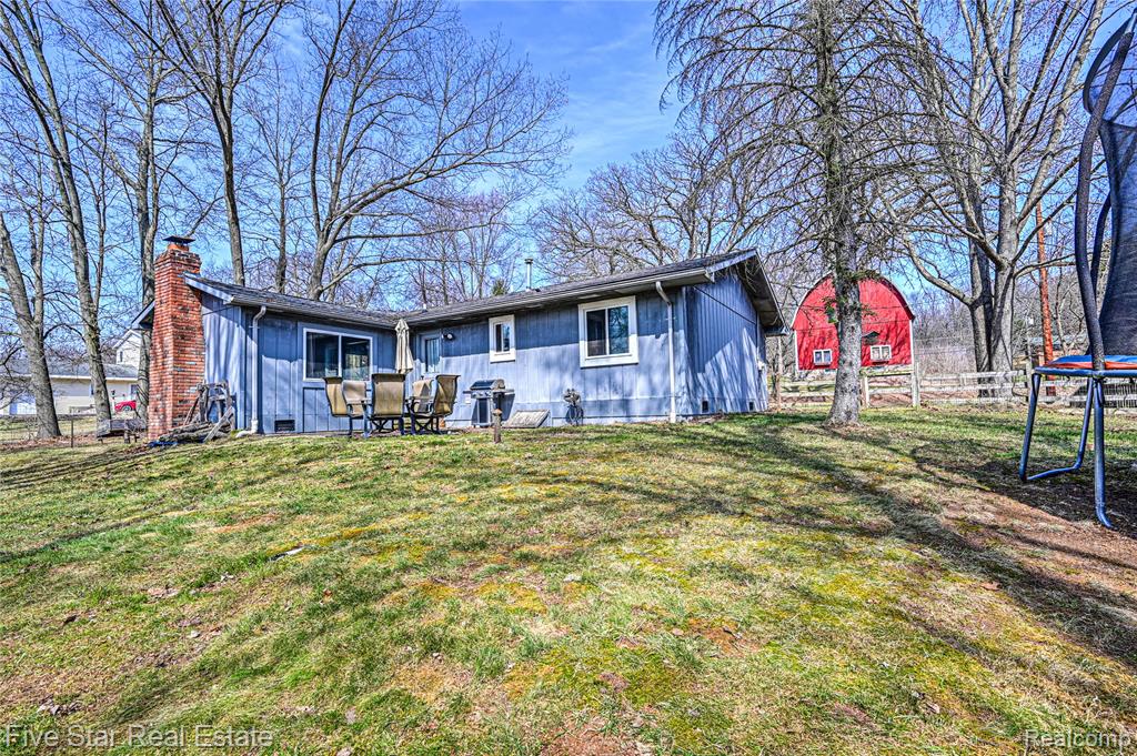 12335 Big Lake Road, Davisburg, MI 48350 — Photo 34