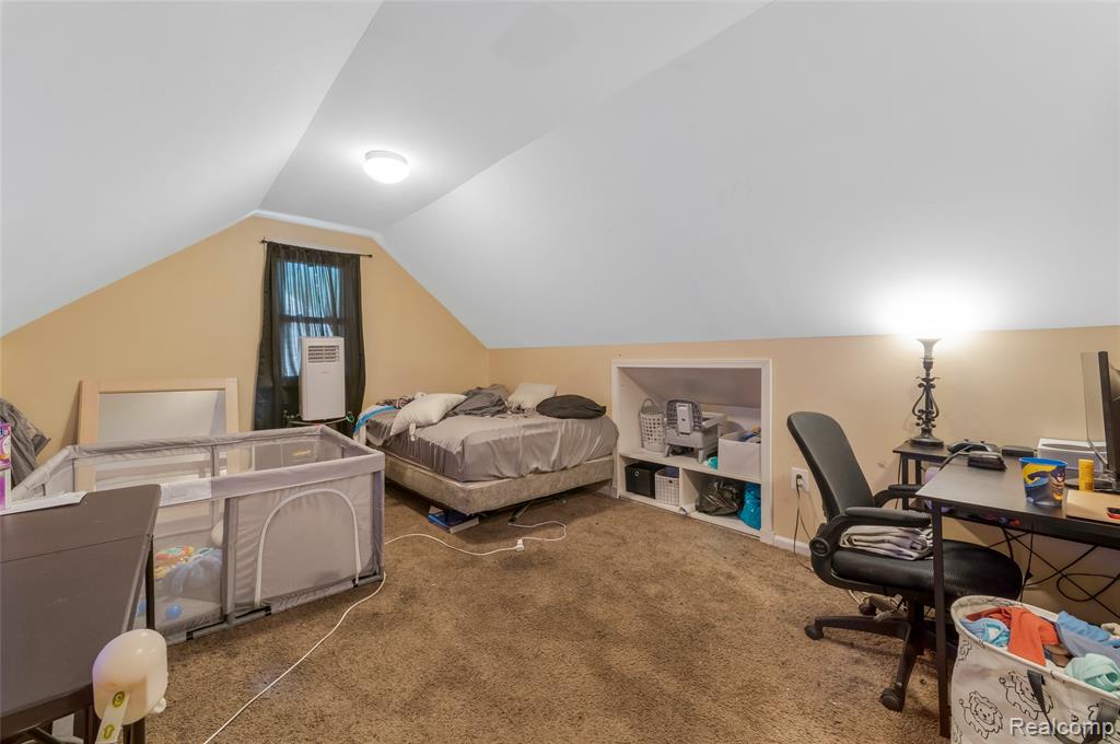 20913 Ridgemont Road, Harper Woods, MI 48225 — Photo 14